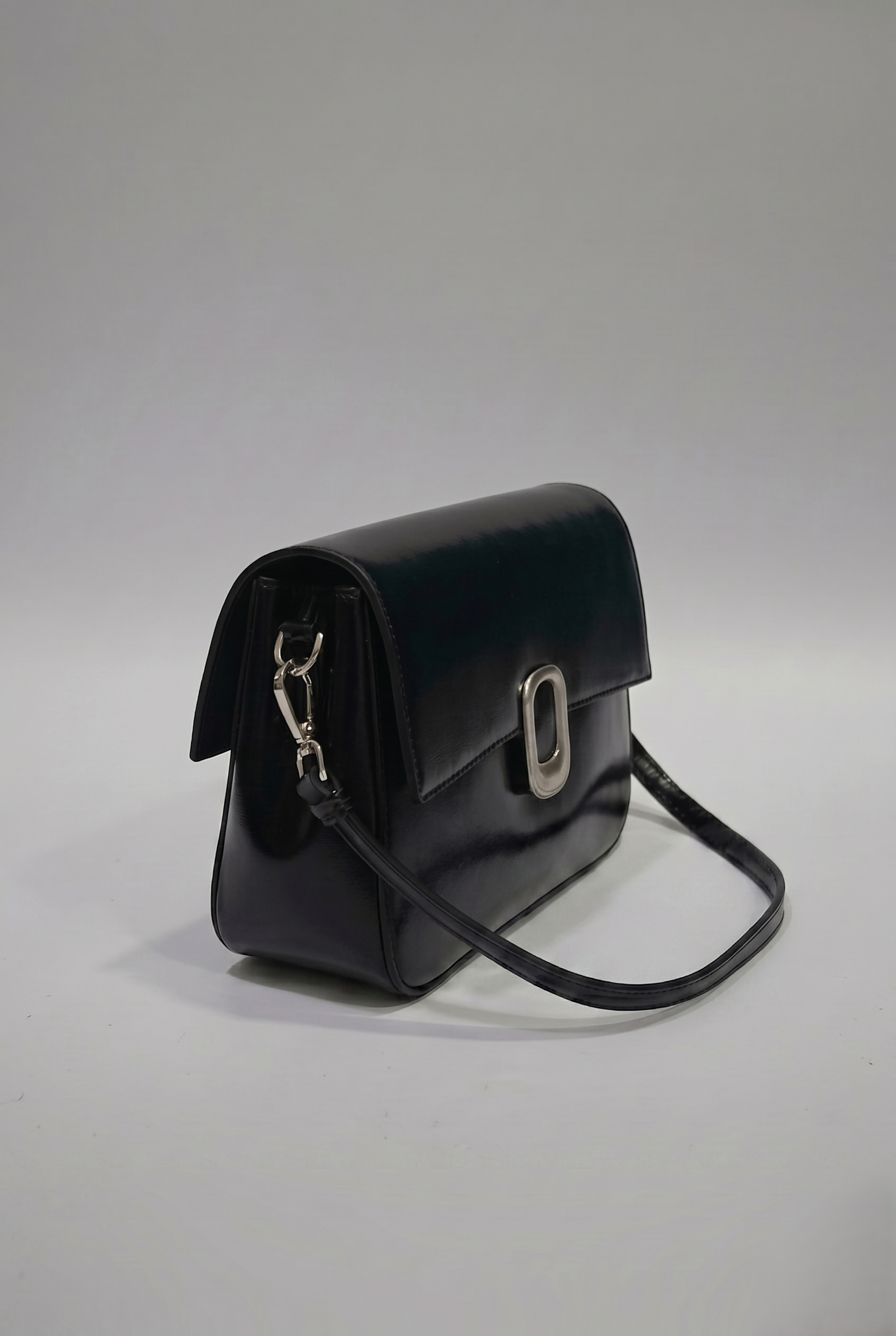 Minimalist Crossbody Bag - Image 3