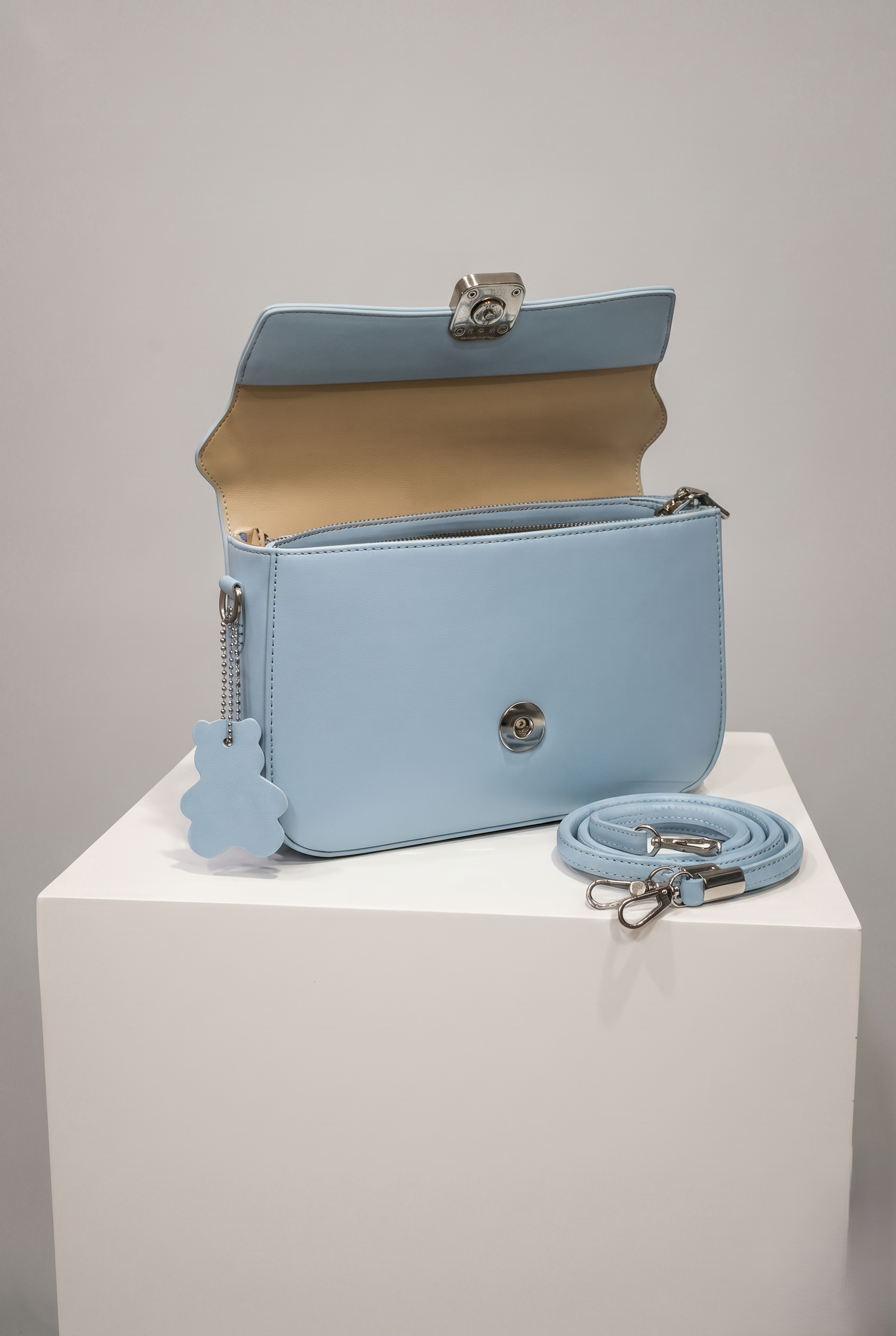 Minimalist Crossbody Bag - Image 5