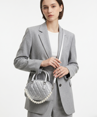 QUILTED MINI HANDAG