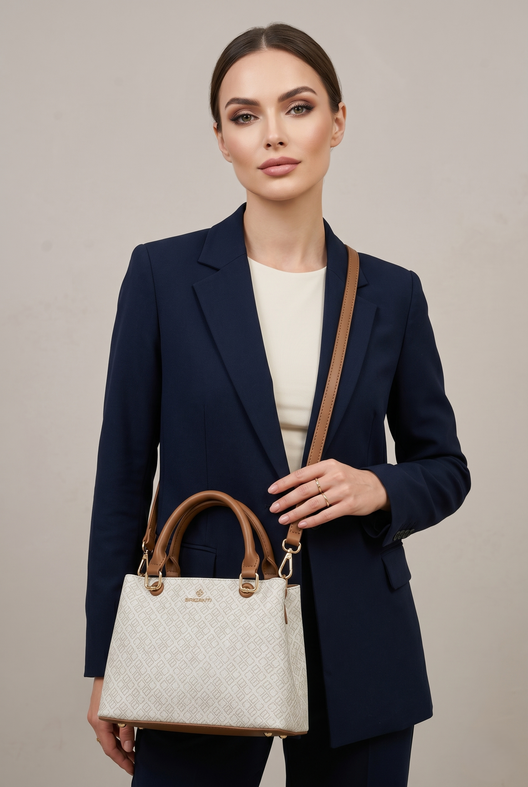 Classic compact vegan leather bag - Image 2