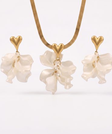 White Orchid Elegance necklace set