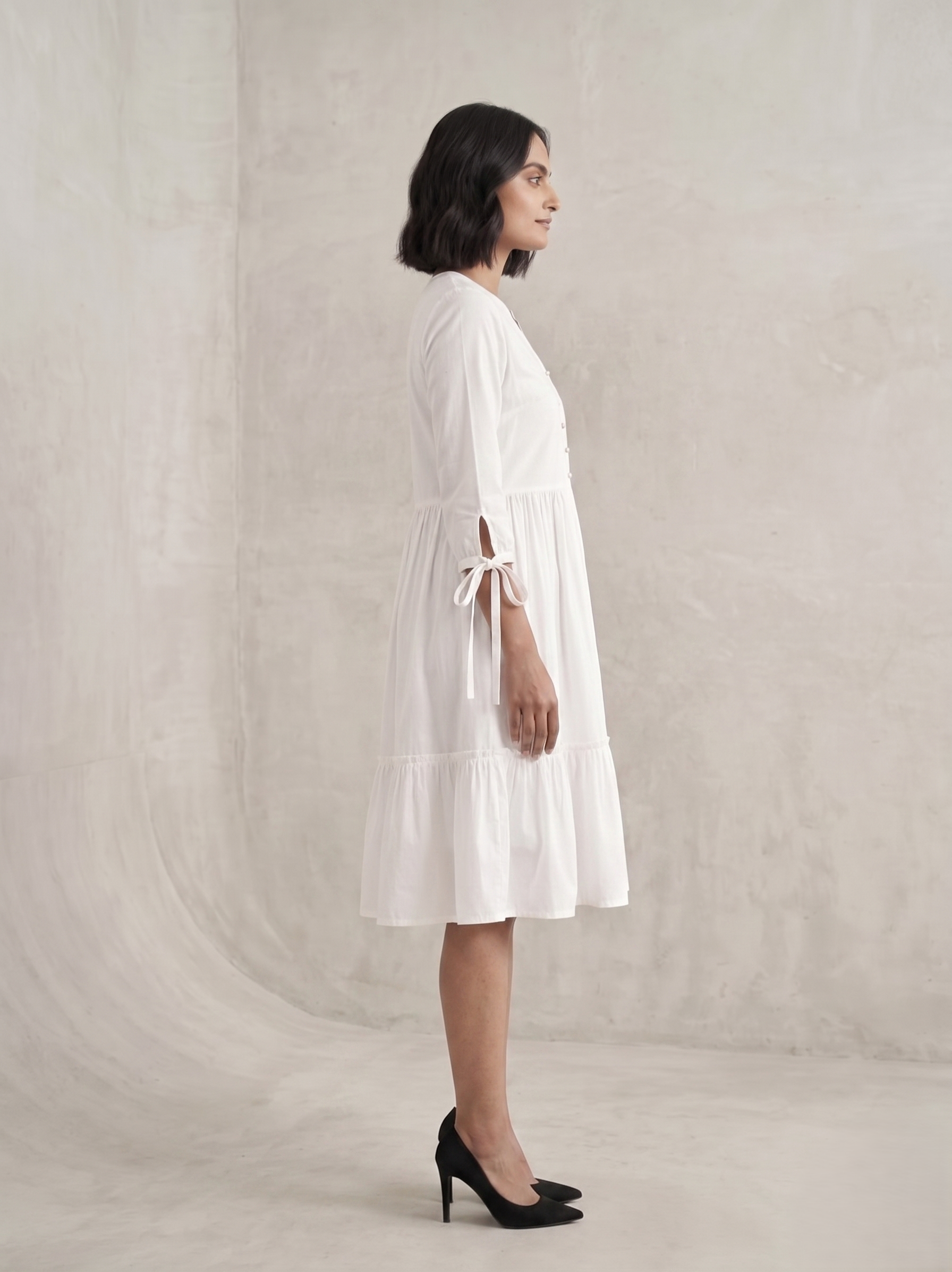 v-neck smocked one pies - Image 6