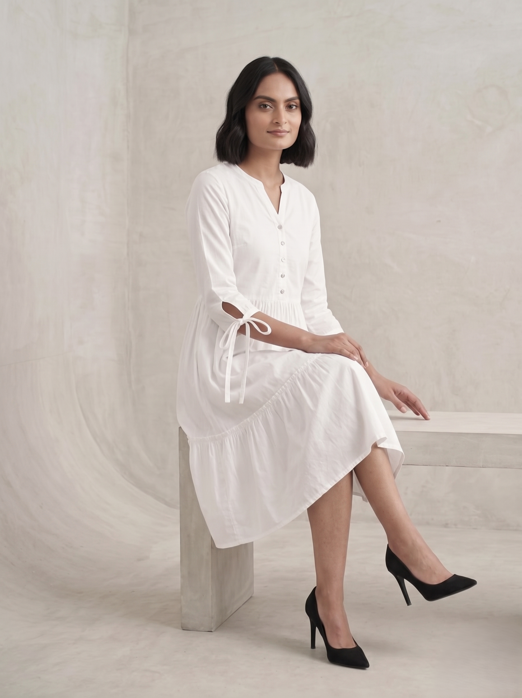 v-neck smocked one pies - Image 7